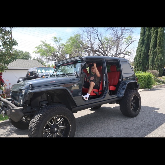 Meet your Posher, Carlos - Picture 1 of 1